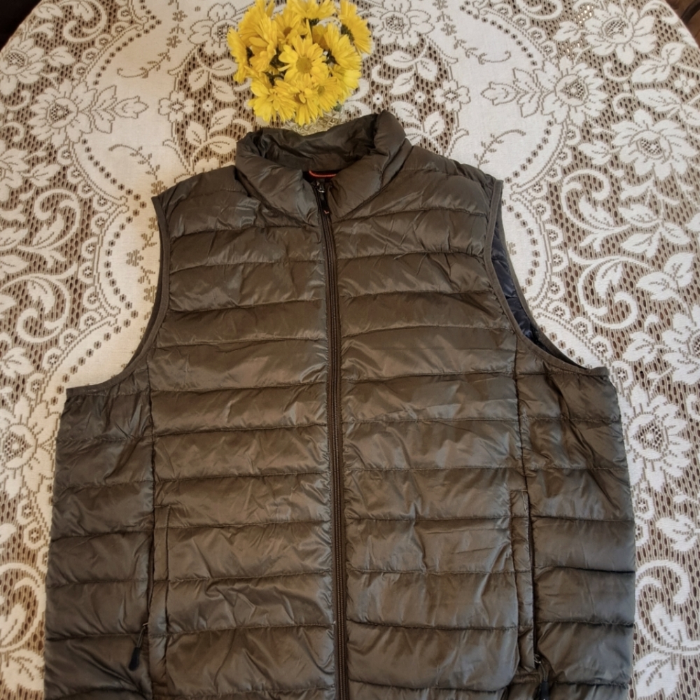 Hawke &Co. OLIVE Green Vest
